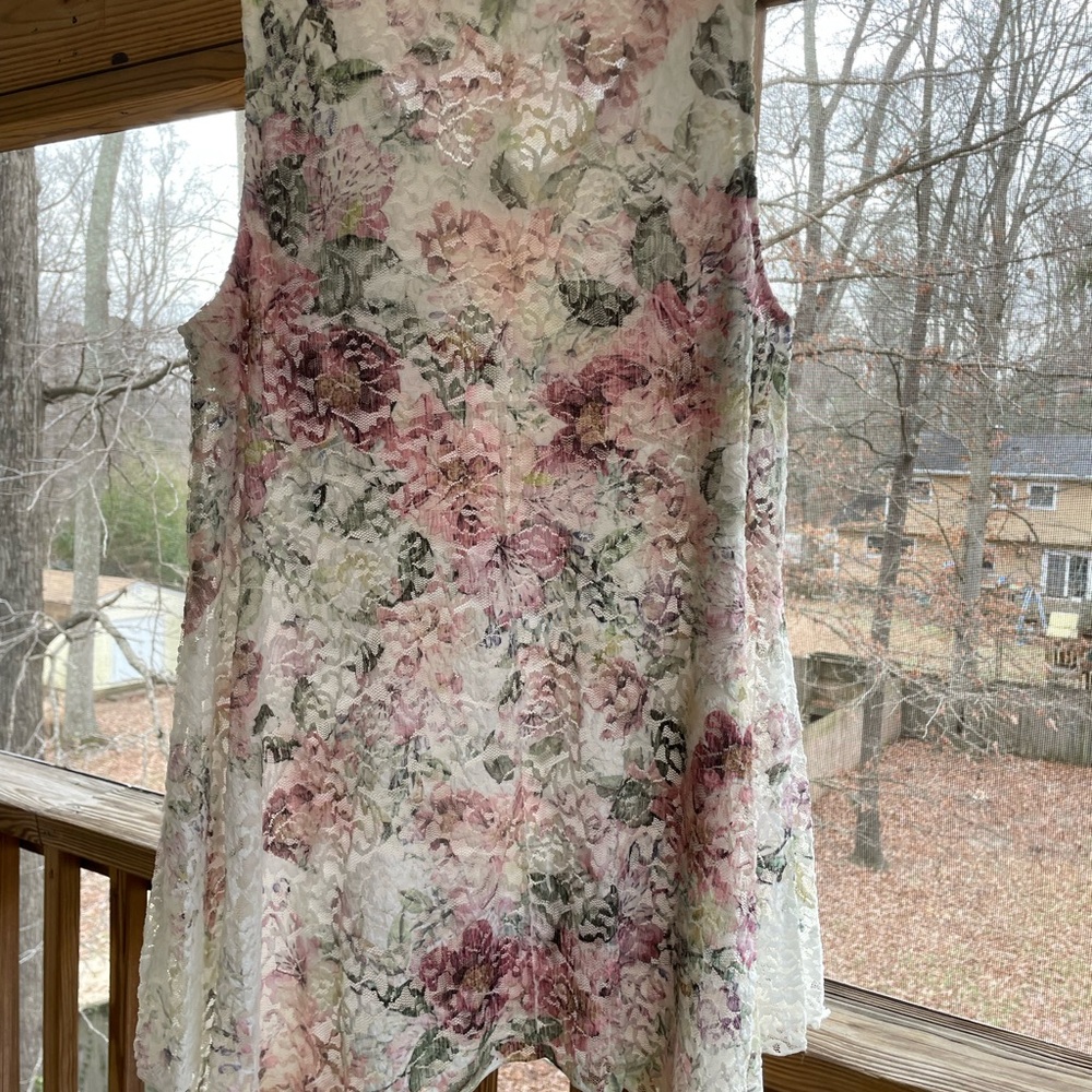 Floral Lace Sleeveless Top Brand w/tags